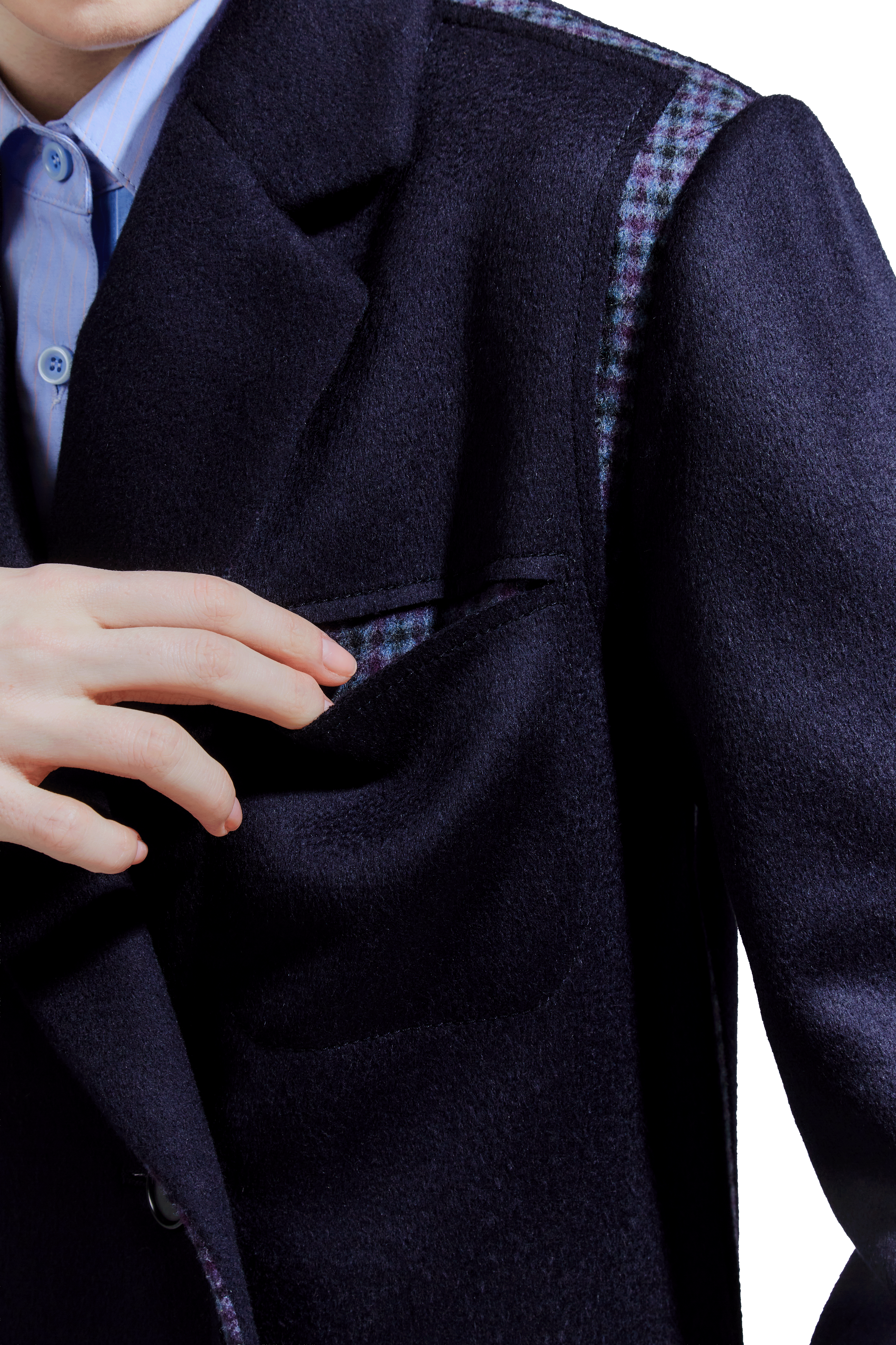 The Sculptural Stitch Pocket & Raw-edge Coat (Navy-Check Contrast)