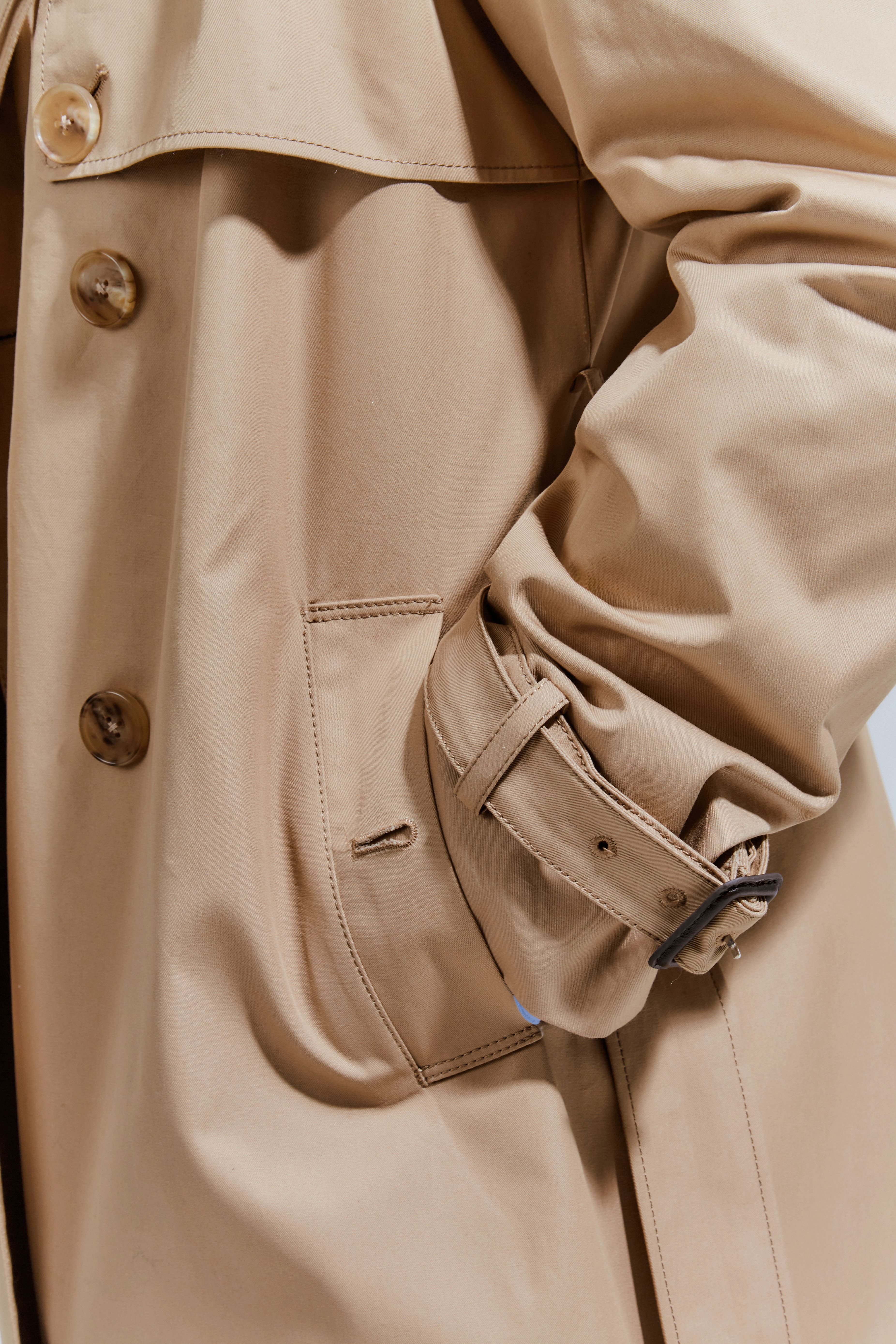 3D Volume Collar Trench Coat